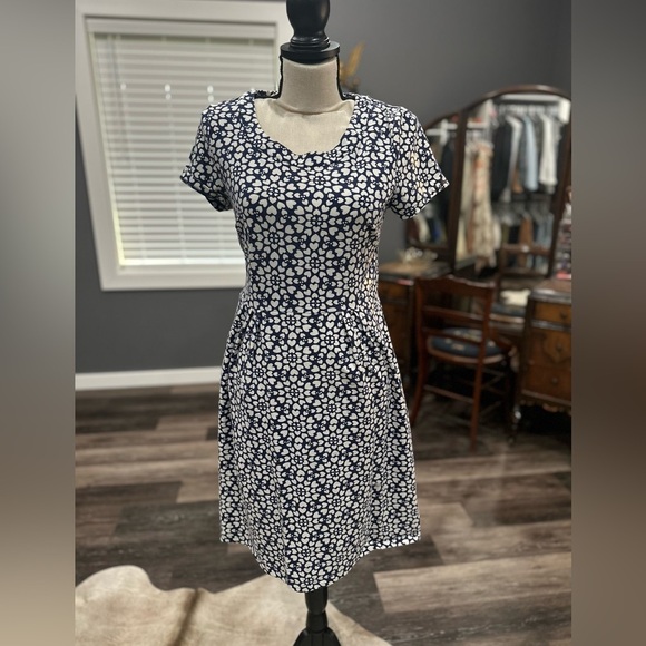 Boden Womens Emmeline Heart Jersey Tshirt Dress Size 6 Blue White - Picture 2 of 7